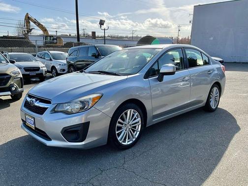 Ice Silver Metallic 2014 Subaru Impreza 2.0i Premium