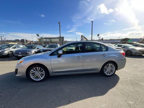 Ice Silver Metallic 2014 Subaru Impreza 2.0i Premium