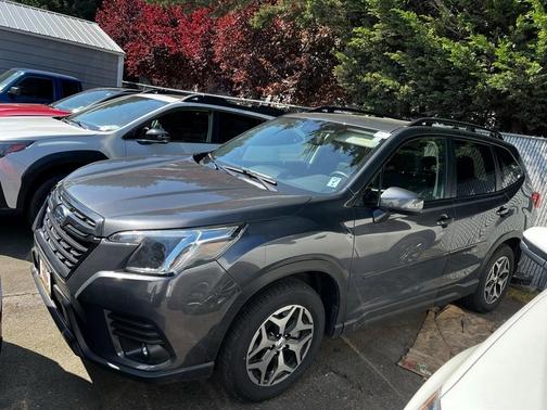 2024 Subaru Forester Premium