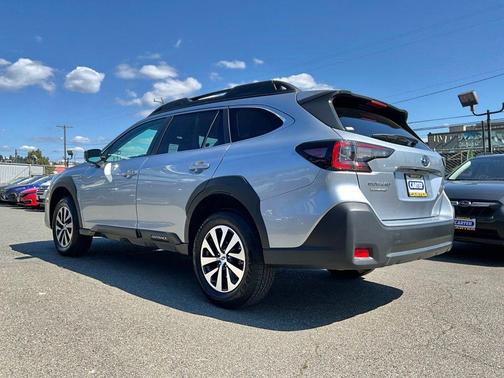 Ice Silver Metallic 2024 Subaru Outback Premium