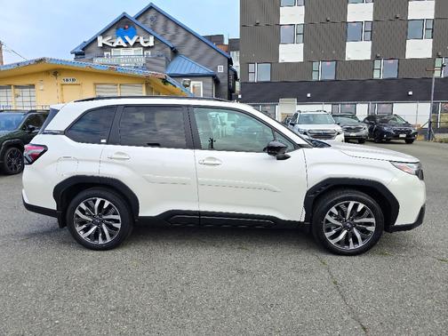 Crystal White Pearl 2026 Subaru Forester Touring