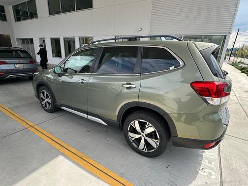 Jasper Green Metallic 2019 Subaru Forester Touring