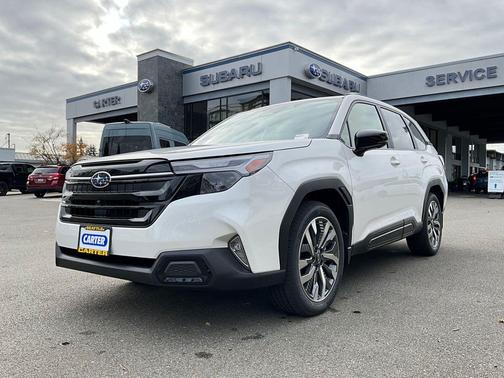 Crystal White Pearl 2025 Subaru Forester Touring