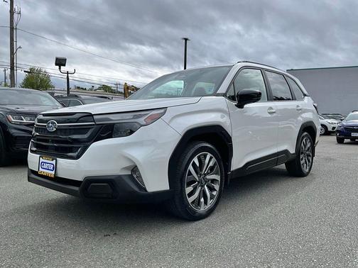 Crystal White Pearl 2025 Subaru Forester Touring