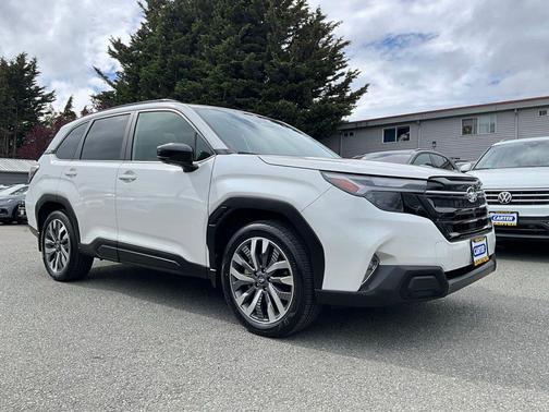 Crystal White Pearl 2025 Subaru Forester Touring