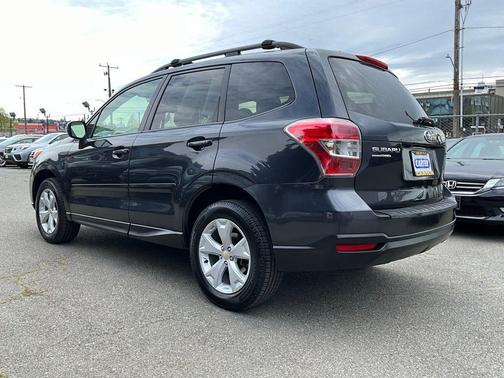 Dark Gray Metallic 2016 Subaru Forester 2.5i Premium