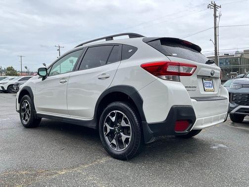 Crystal White Pearl 2019 Subaru Crosstrek 2.0i Premium