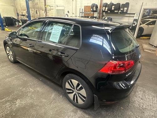2016 Volkswagen e-Golf SE