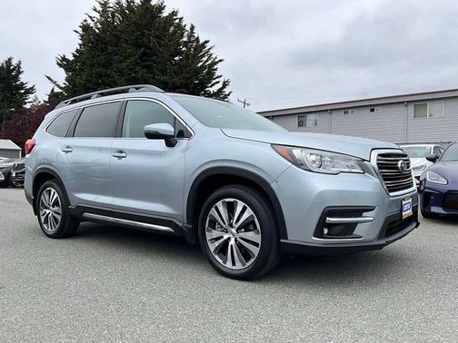 Ice Silver Metallic 2020 Subaru Ascent Limited 7-Passenger