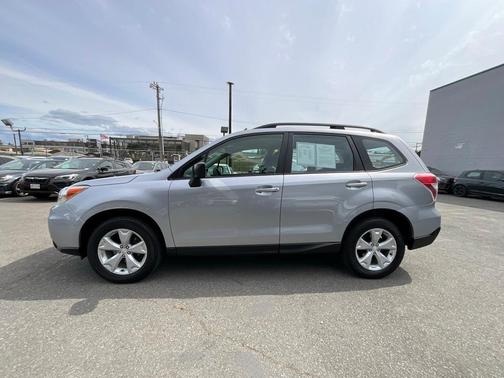 2016 Subaru Forester 2.5i