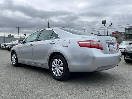 Classic Silver Metallic 2009 Toyota Camry LE