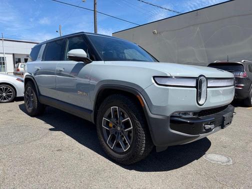 Limestone 2023 Rivian R1S Adventure Quad Motor Large Pack