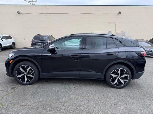 Deep Black Pearl Effect 2023 Volkswagen ID.4 Pro S