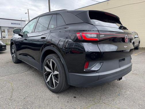 Deep Black Pearl Effect 2023 Volkswagen ID.4 Pro S