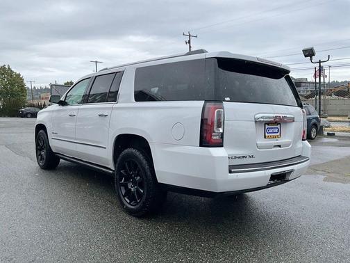 White Frost Tri-Coat 2017 GMC Yukon XL Denali