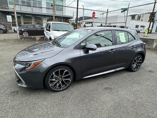 Magnetic Gray Metallic 2021 Toyota Corolla Hatchback XSE