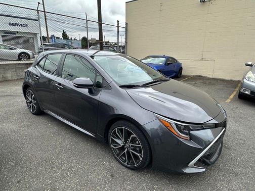 Magnetic Gray Metallic 2021 Toyota Corolla Hatchback XSE