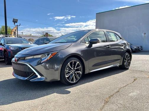 Magnetic Gray Metallic 2021 Toyota Corolla Hatchback XSE