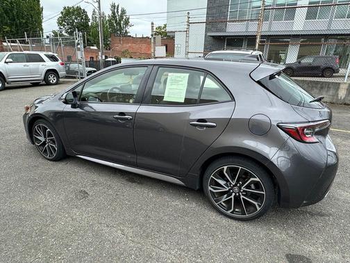 Magnetic Gray Metallic 2021 Toyota Corolla Hatchback XSE