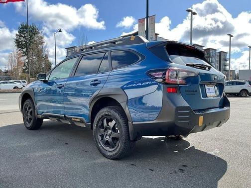 Geyser Blue 2025 Subaru Outback Wilderness