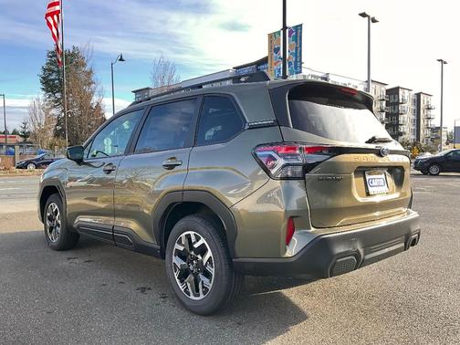 Autumn Green Metallic 2026 Subaru Forester Premium