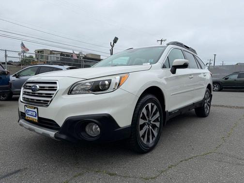 White 2017 Subaru Outback 2.5i Limited