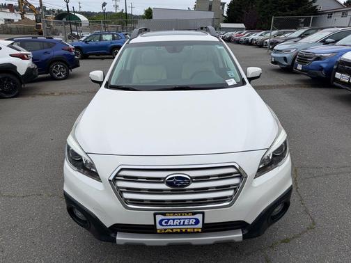 White 2017 Subaru Outback 2.5i Limited