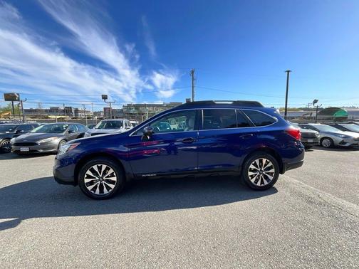 Lapis Blue Pearl 2017 Subaru Outback 2.5i Limited