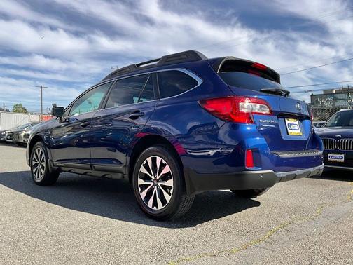 Lapis Blue Pearl 2017 Subaru Outback 2.5i Limited