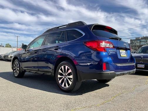 Lapis Blue Pearl 2017 Subaru Outback 2.5i Limited
