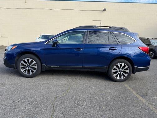 Lapis Blue Pearl 2017 Subaru Outback 2.5i Limited