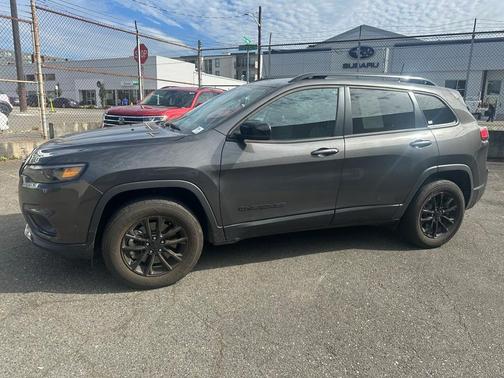 2023 Jeep Cherokee Altitude Lux