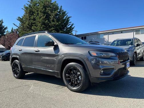 2023 Jeep Cherokee Altitude Lux