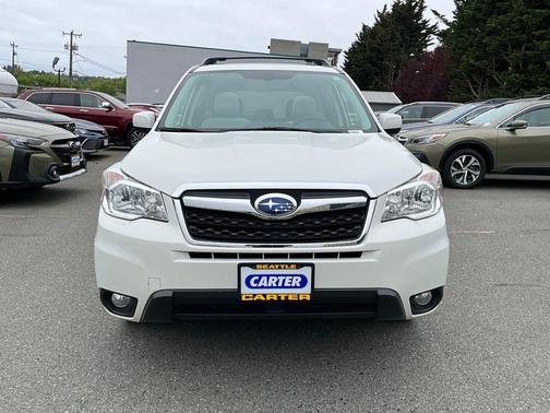 Crystal White Pearl 2016 Subaru Forester 2.5i Premium