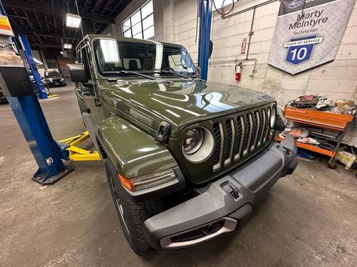 2023 Jeep Gladiator Overland