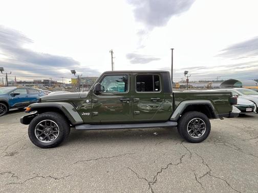 2023 Jeep Gladiator Overland