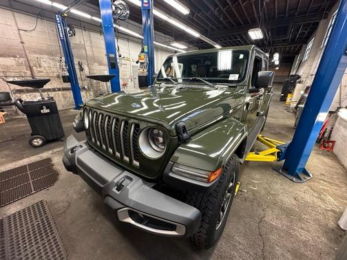 2023 Jeep Gladiator Overland