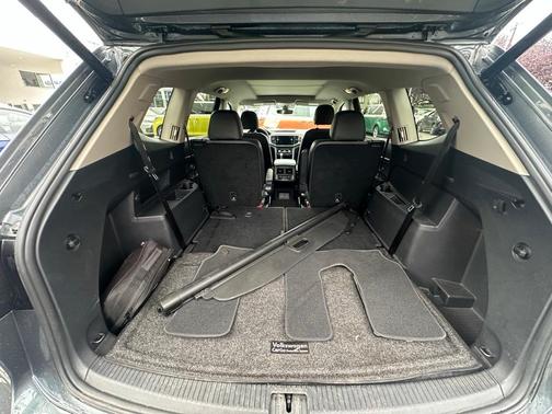 2018 Volkswagen Atlas 3.6L SEL Premium