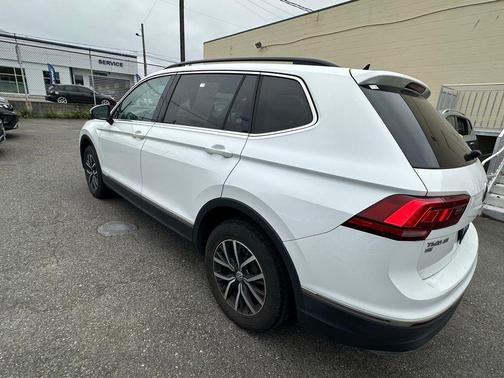 Pure White 2018 Volkswagen Tiguan 2.0T SE