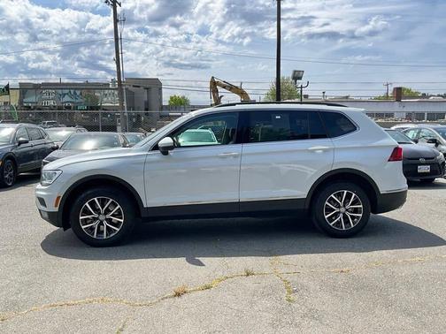 Pure White 2018 Volkswagen Tiguan 2.0T SE