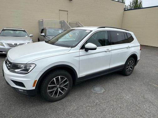 Pure White 2018 Volkswagen Tiguan 2.0T SE