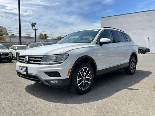 Pure White 2018 Volkswagen Tiguan 2.0T SE