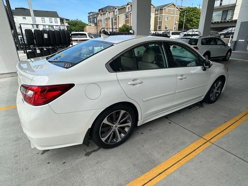 White 2017 Subaru Legacy 2.5i Limited