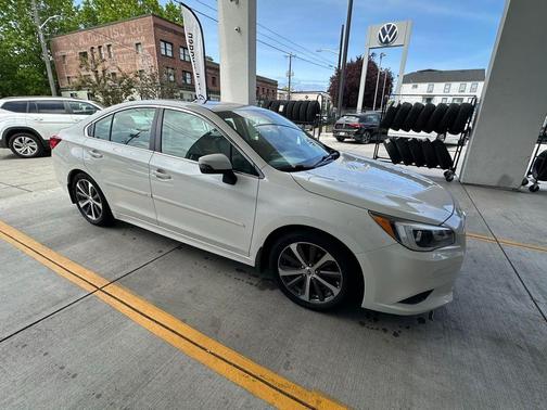White 2017 Subaru Legacy 2.5i Limited