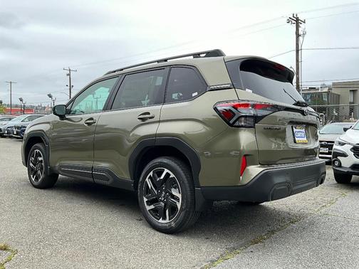 Autumn Green Metallic 2026 Subaru Forester Limited