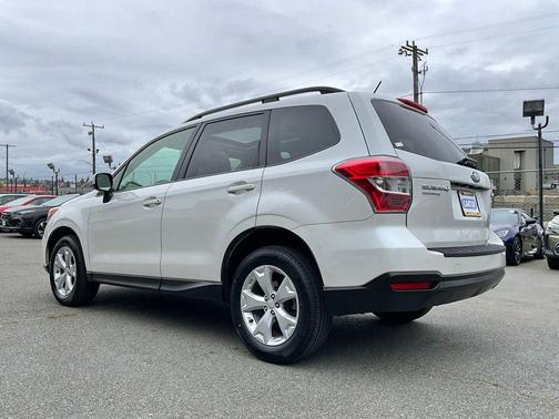 Satin White Pearl 2015 Subaru Forester 2.5i Premium