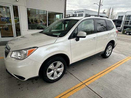 Satin White Pearl 2015 Subaru Forester 2.5i Premium