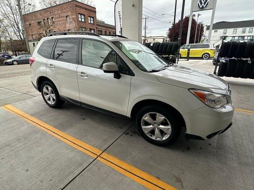 Satin White Pearl 2015 Subaru Forester 2.5i Premium
