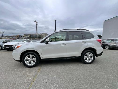 Satin White Pearl 2015 Subaru Forester 2.5i Premium