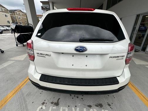 Satin White Pearl 2015 Subaru Forester 2.5i Premium